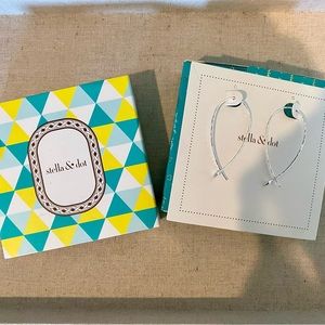 Stella & Dot Small Wired Hoops Silver